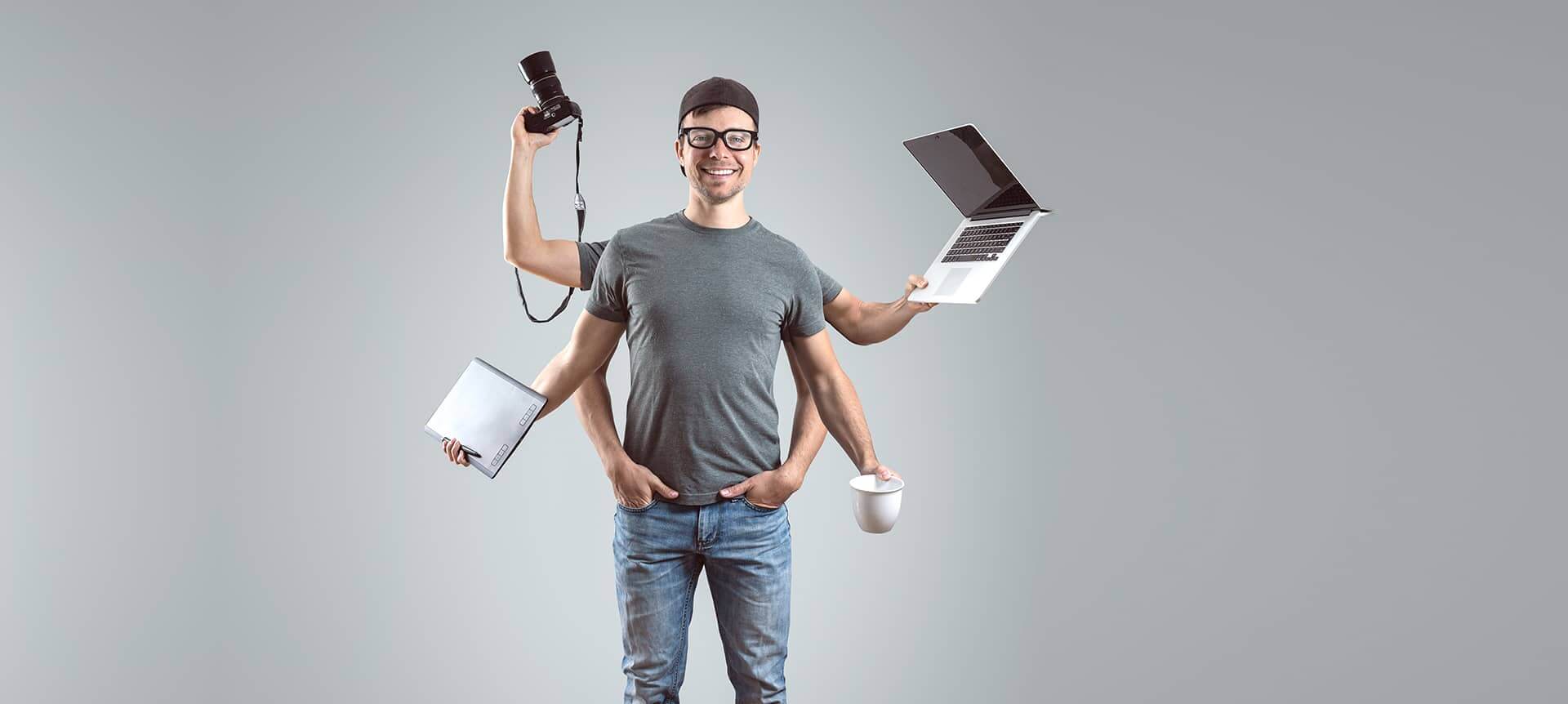 A picture of a recruiter who is trying to succeed in remote hiring