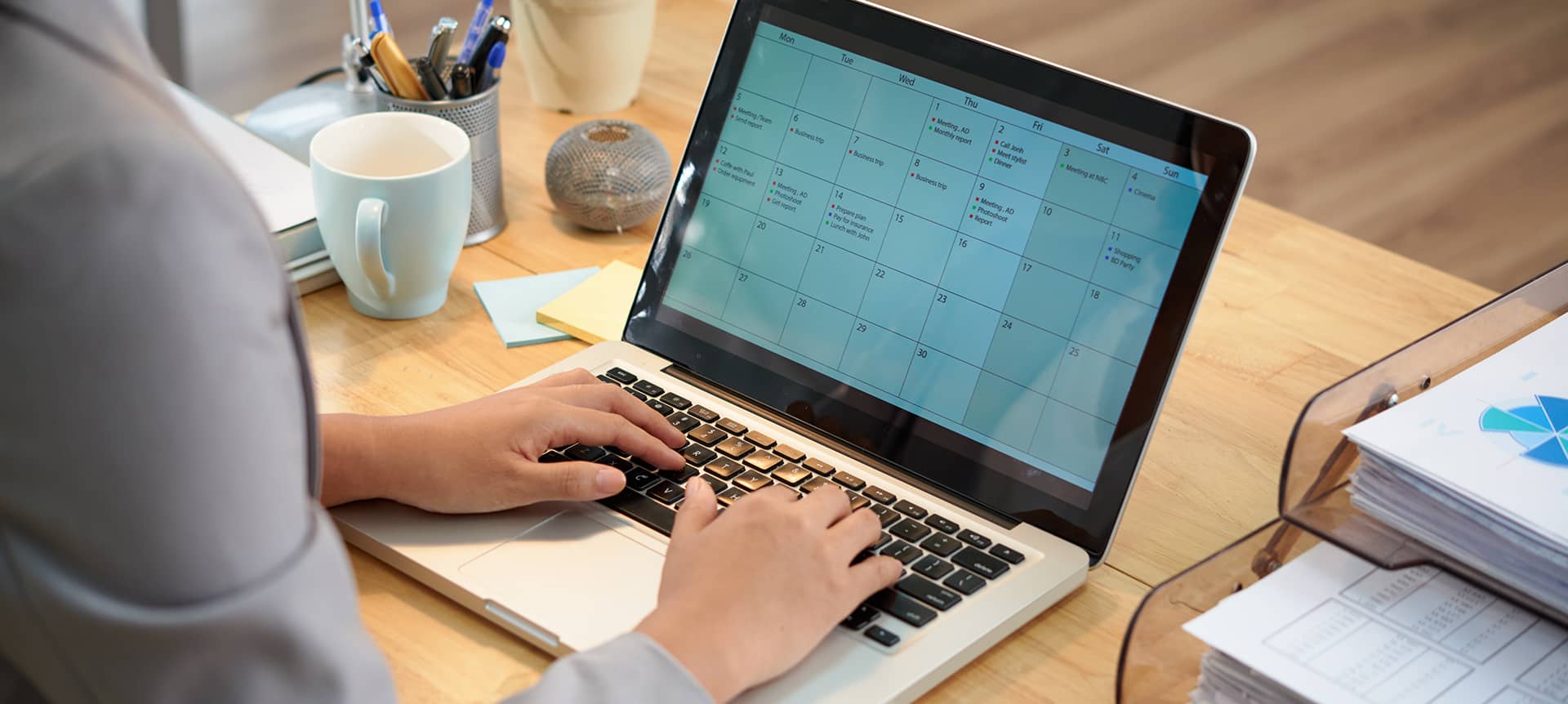 recruiter scheduling an interview