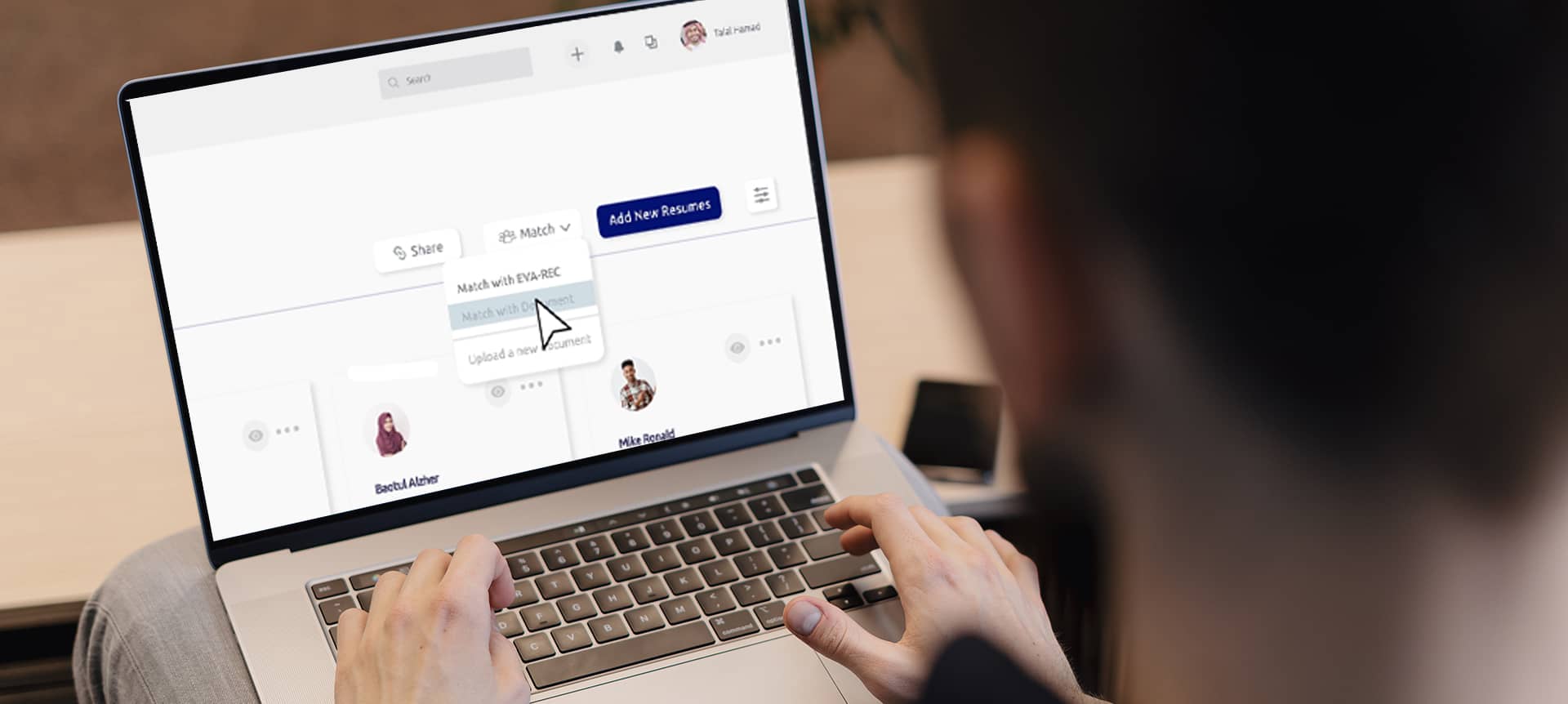 Recruiter customizing a pipeline