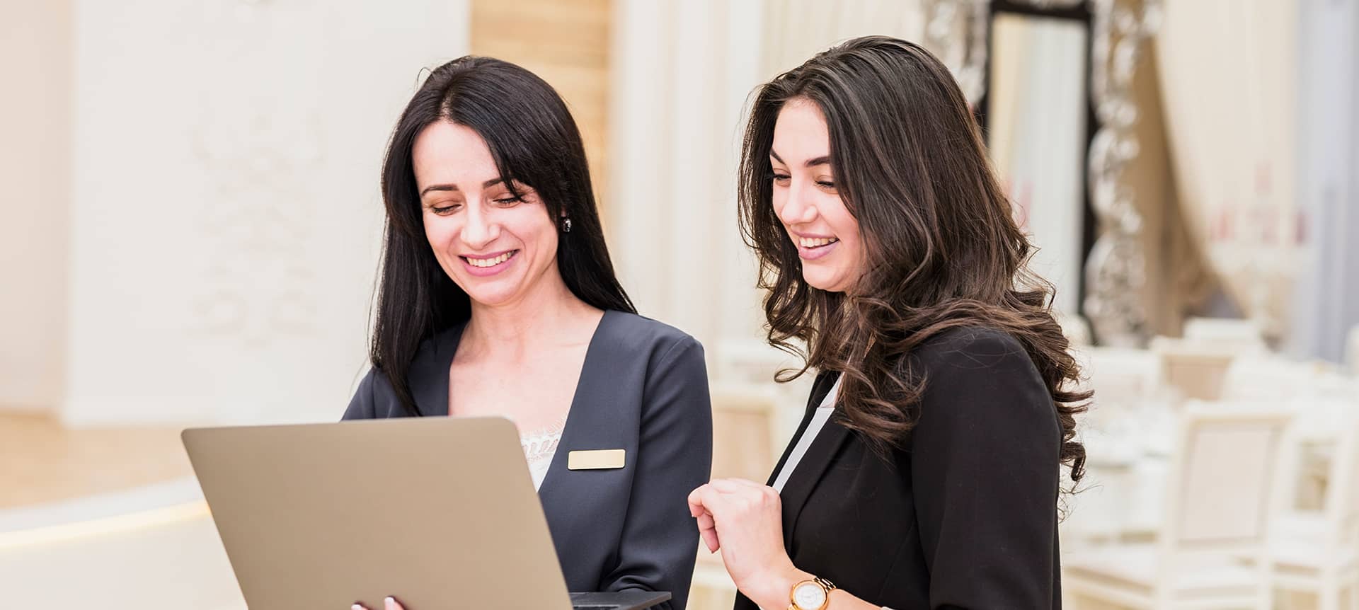 The Race for Top Talent is On: 5 Ultimate Ways a Hiring Platform Can Help | Elevatus candidates applying to a job