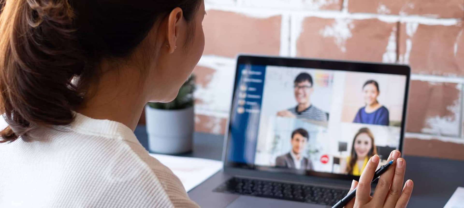 How to Effectively Use Video Interviewing Software in HR
