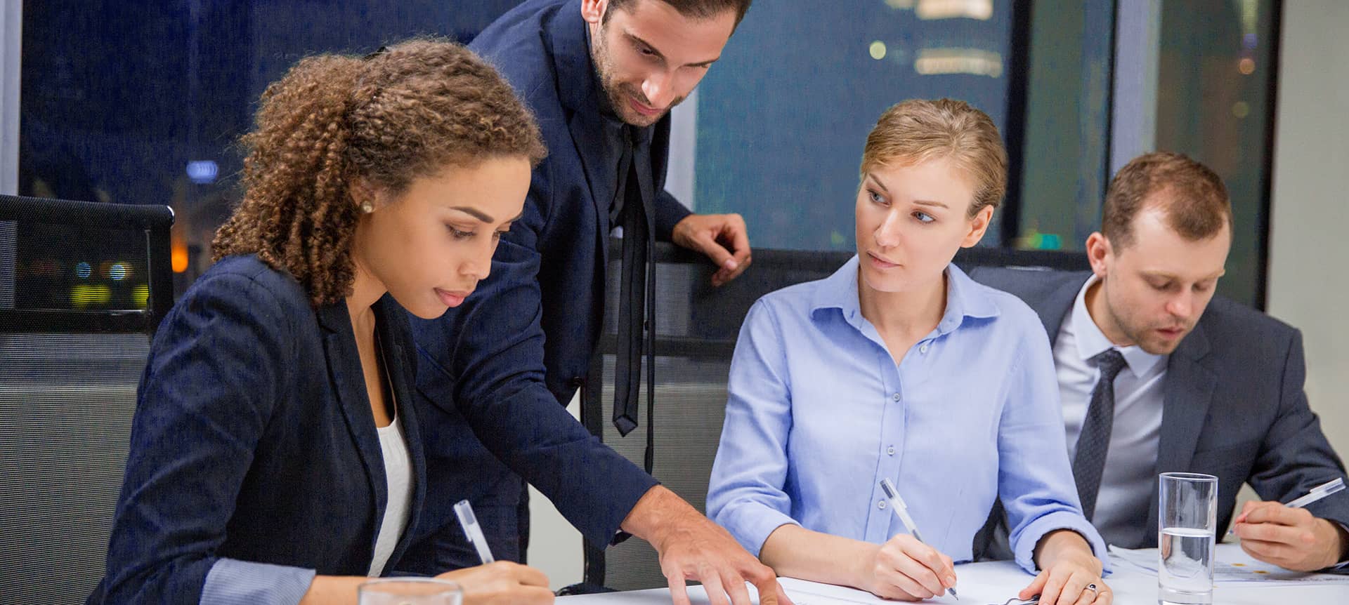 How to Use Recruitment Software to Build an Incredible Winning Workforce | Elevatus recruiters deciding on the recruitment software to use