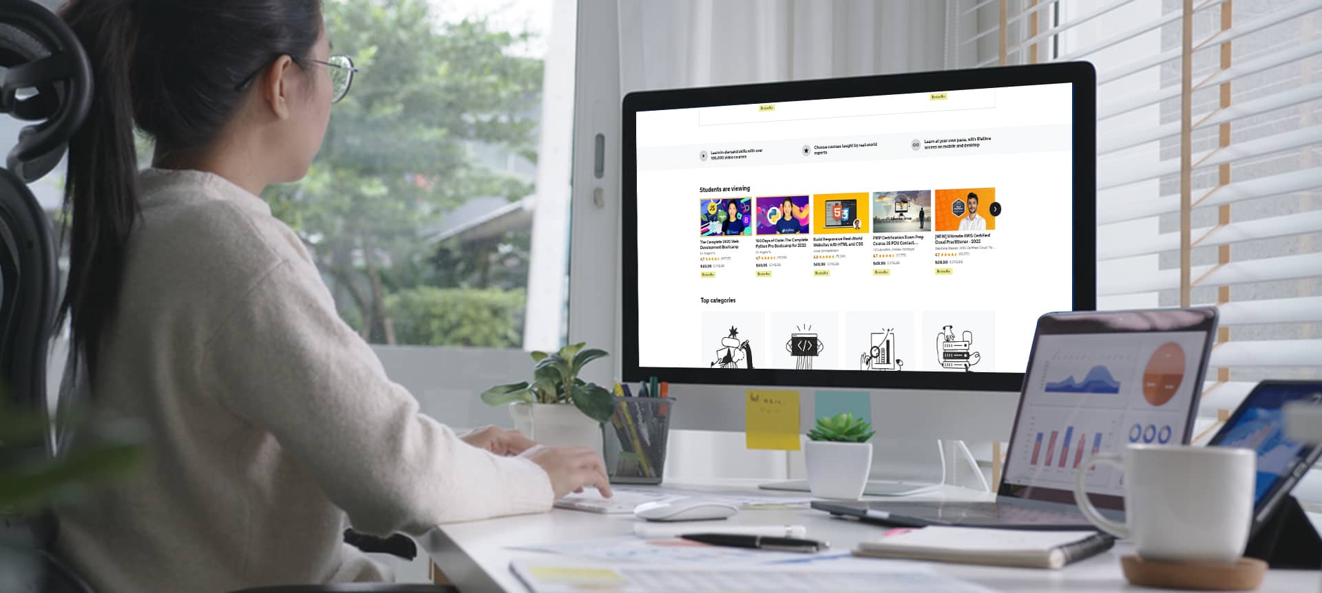 recruiter using an ATS