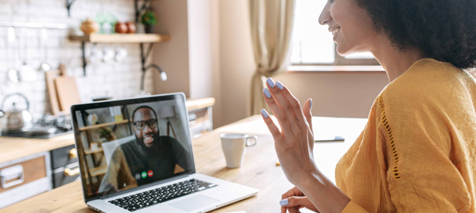 Interactions between recruiter and candidate via video interviewing software