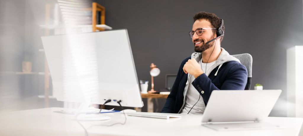 A recruiter running a demystifying check to enhance employer branding 