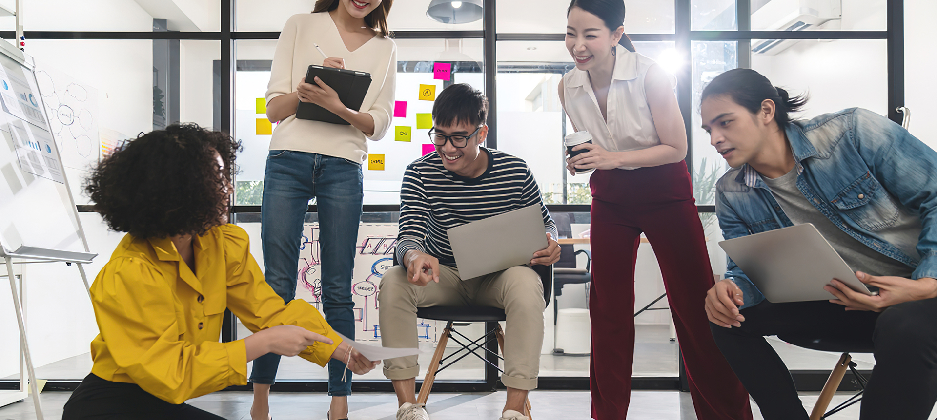 The Award-Winning Recruitment Software: How to Boost Productivity With EVA-REC | Elevatus Talent acquisition team working together