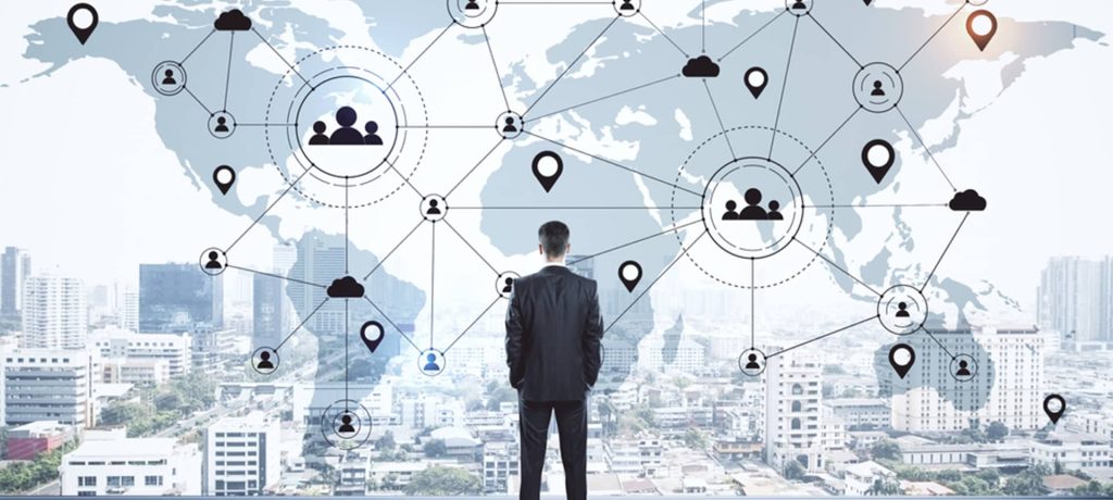 A recruiter considers the best channel while recruiting online 