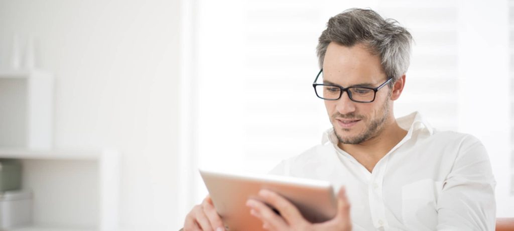 An HR manager is preparing interview questions for recruiting online 