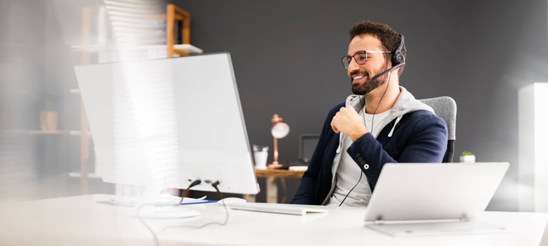 A recruiter building his talent acquisition strategy