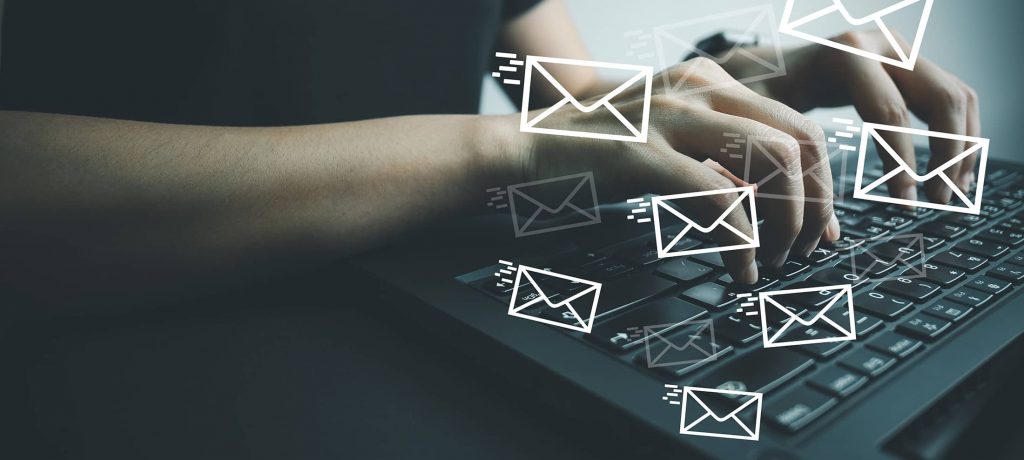 A recruiter using ready email template 