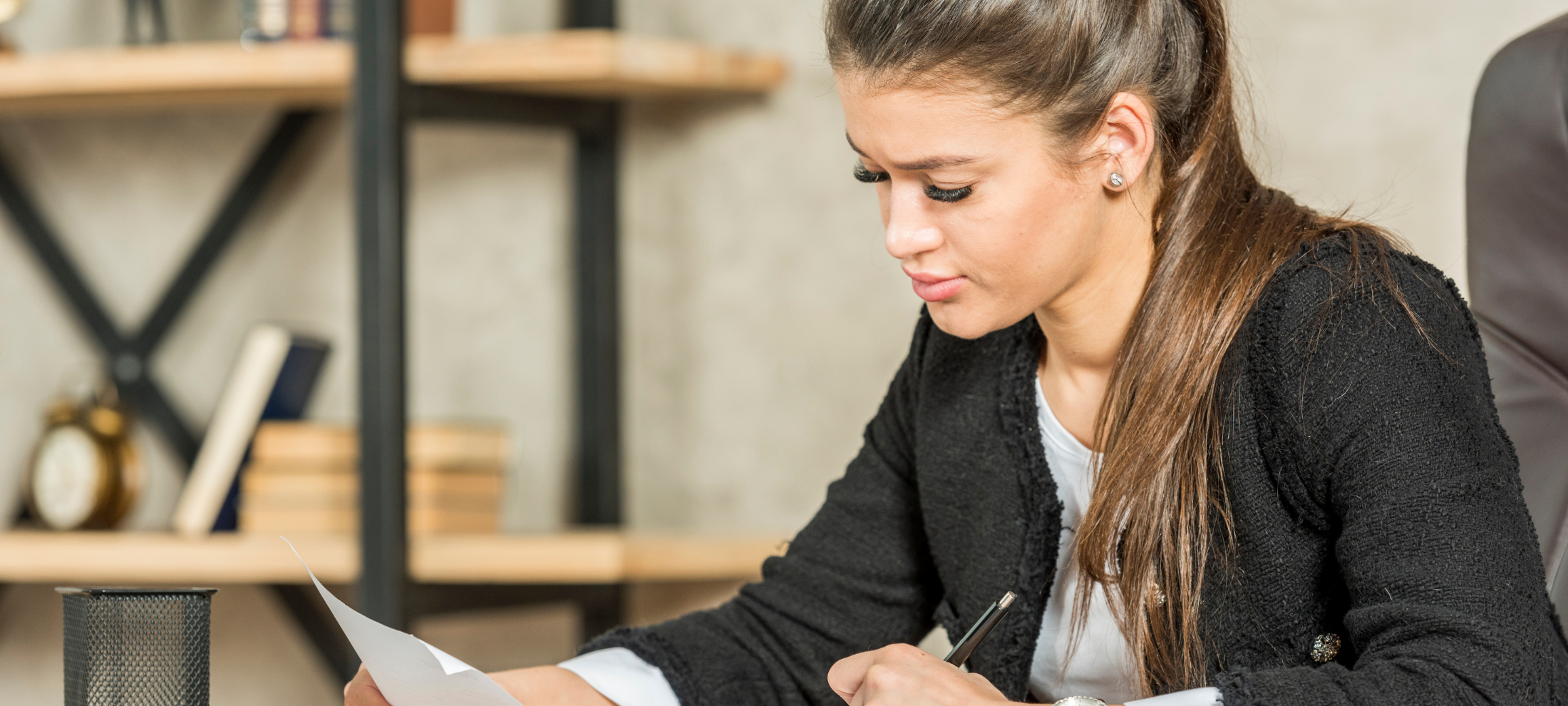 A recruiter looking fro Gag clause definition