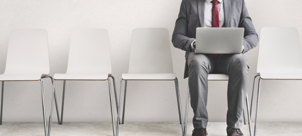 5 Proactive Recruitment Tactics for Forward-Thinking Companies | Elevatus A recruiter connecting with candidates