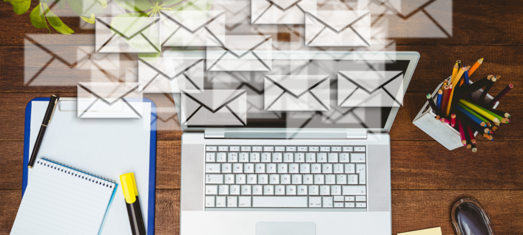 A recruiter writing a employee referral email.