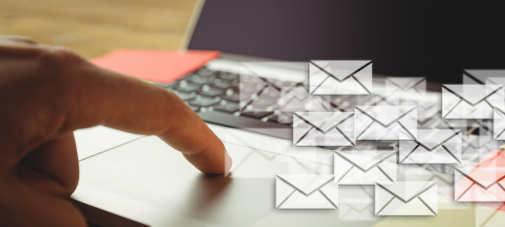 A recruiter writing an Interview invitation email