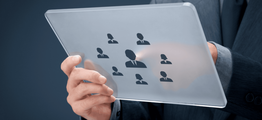 An image of a recruiter hiring talent by leveraging sourcing tools for recruiters