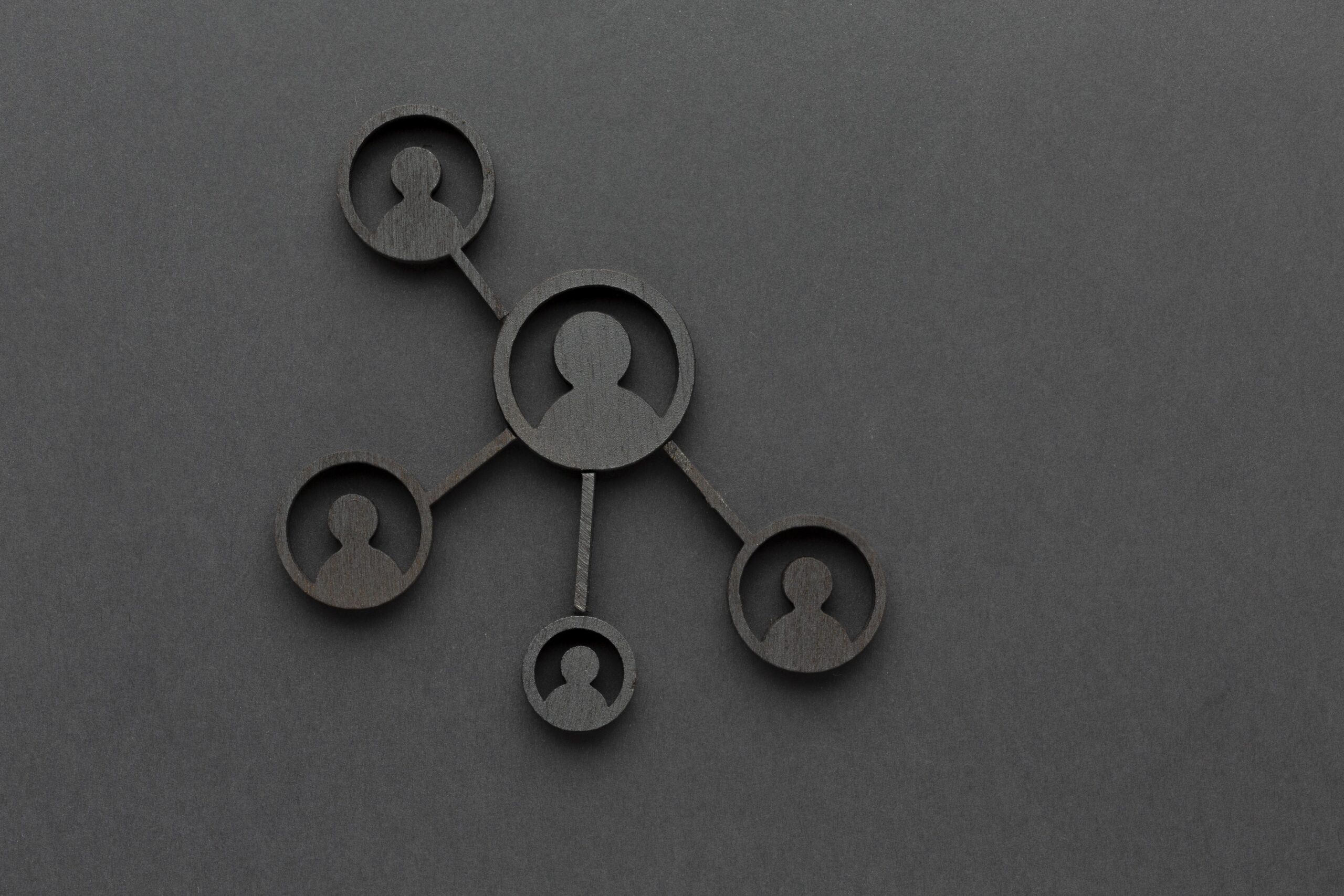 رسم تعبيري يوضح مفهوم الهيكل التنظيمي للشركة