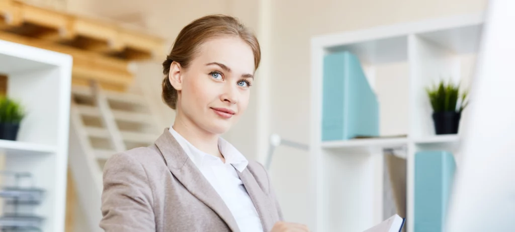 10 Job Interview Assessments to Ensure Better Hires & Avoid Mistakes | Elevatus A recruiter is hiring without any mistakes using job interview assessment