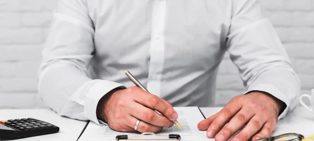 A HR manager setting the plan to Empowering HR to Drive Alignment with Vision 2030 Goals