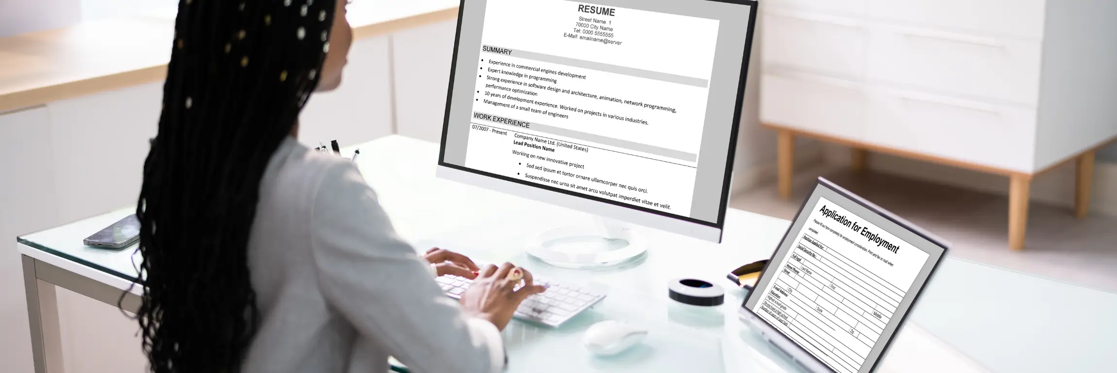 recruiter using a CV Database